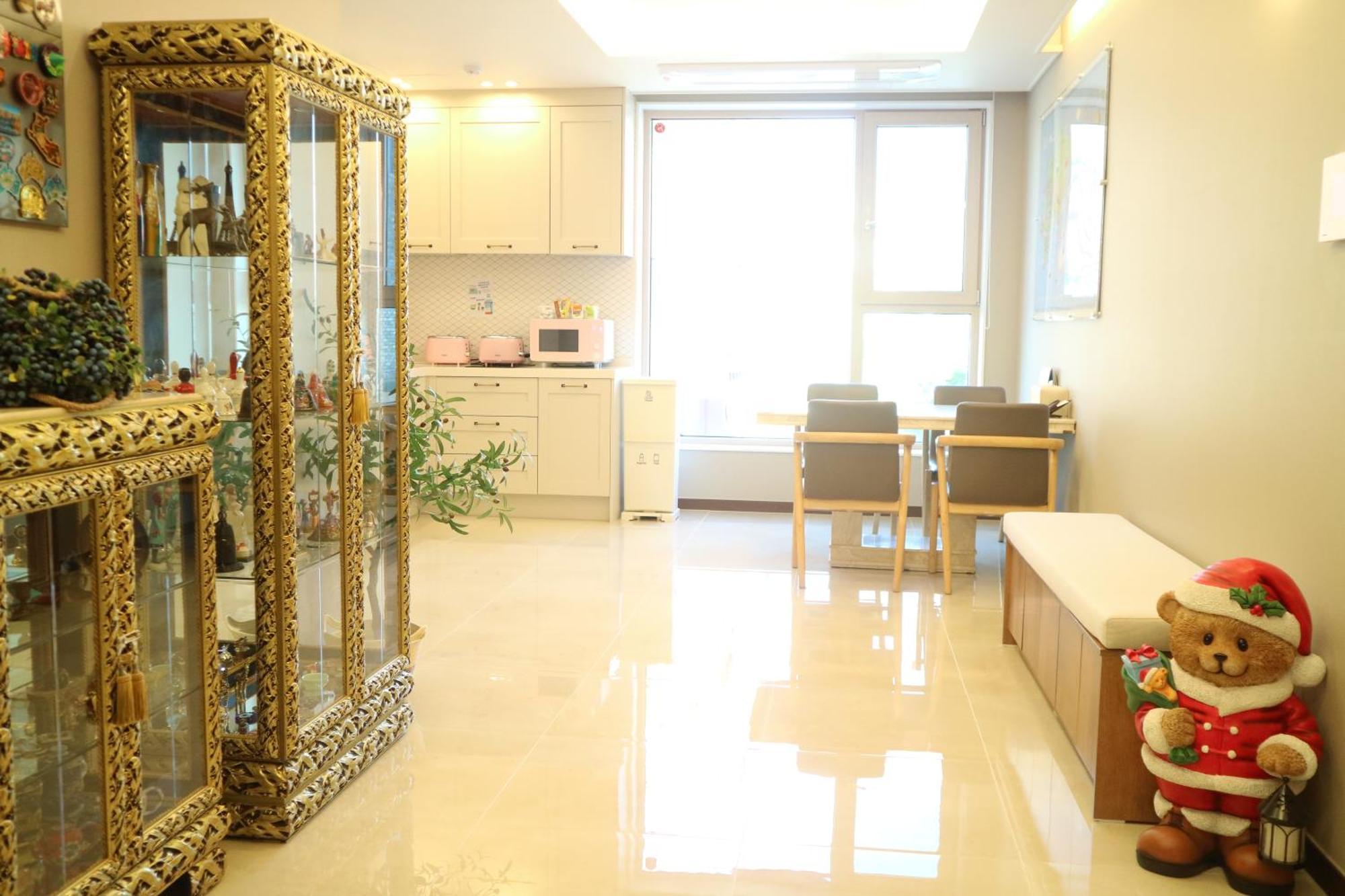 Incheon Airport Guest House King المظهر الخارجي الصورة